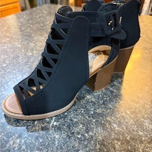 Soda Black Strappy Heeled Sandals